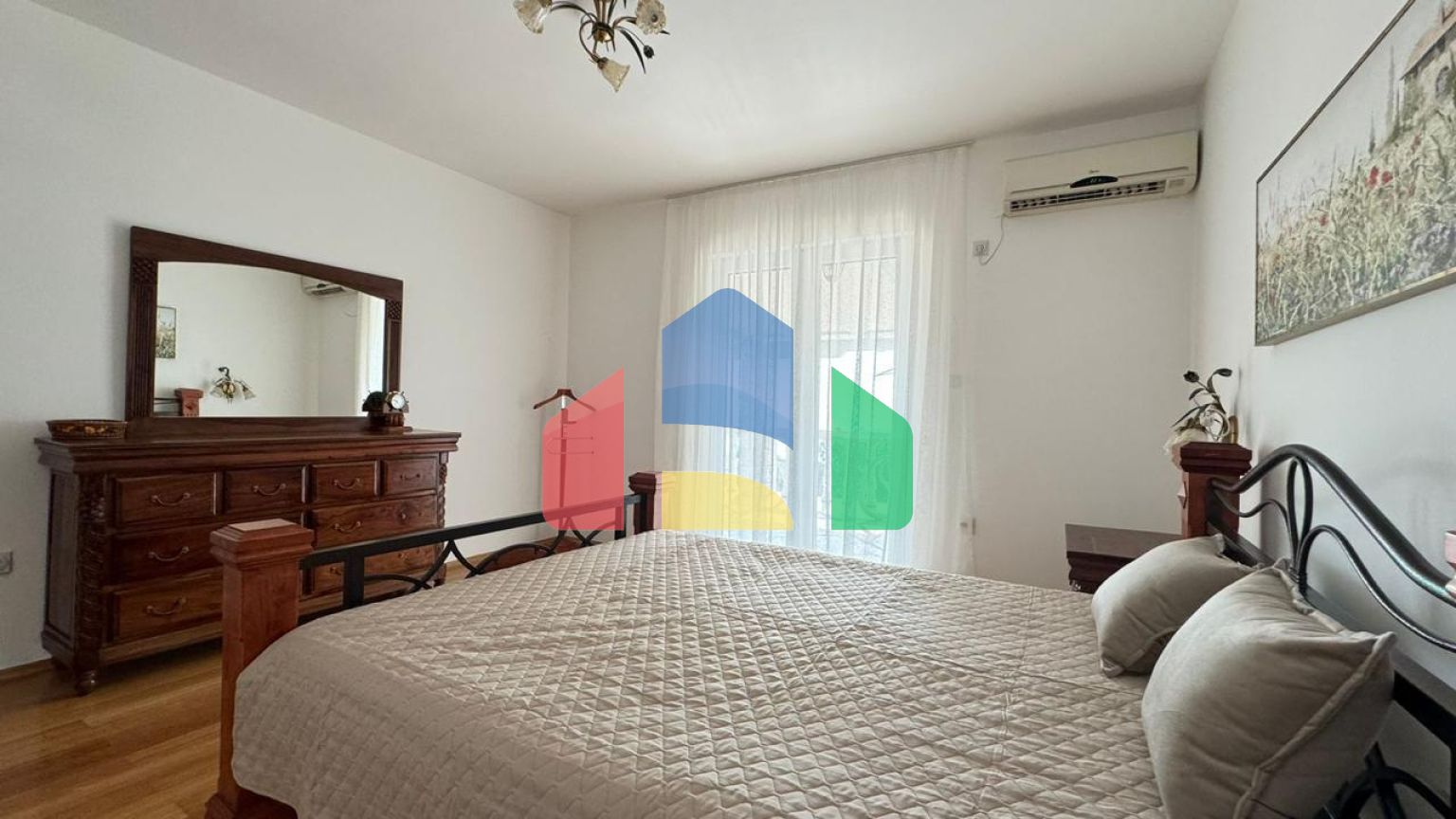 Предлагается к продажае дом в Барской ривьере, местечко Ратац.