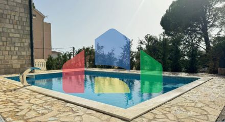 Предлагается к продажае дом в Барской ривьере, местечко Ратац. Предлагается к продажае дом в Барской ривьере, местечко Ратац.