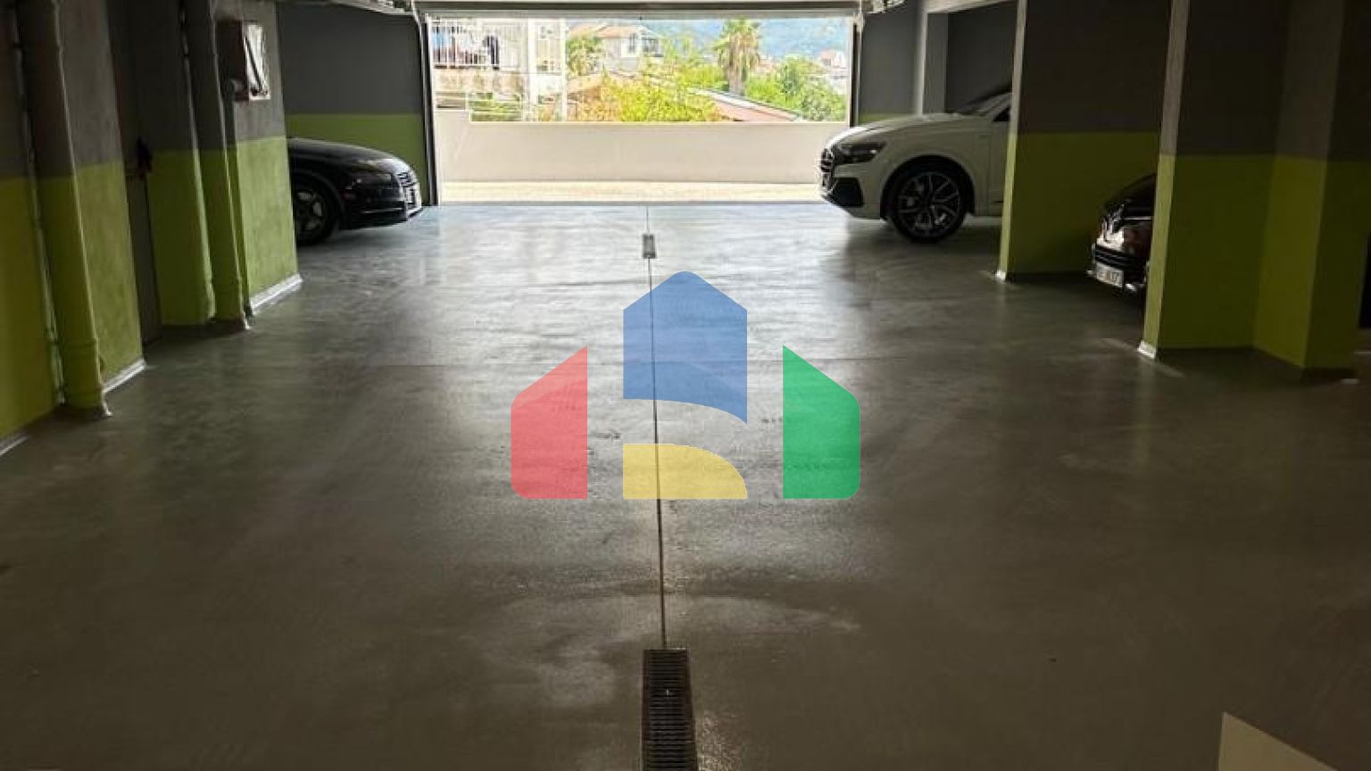 Квартира студия 36м2 с терассой 28м2 в городе Бар, на 1 линии от моря в новом современном доме