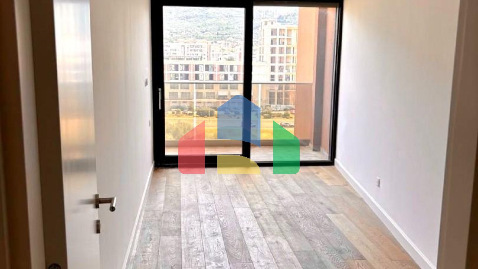 Квартира с 2 спальнями в комплексе Сохо Сити в Баре