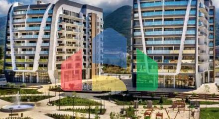 Spacious luxury penthouse with panoramic sea views in a modern complex in Bar.