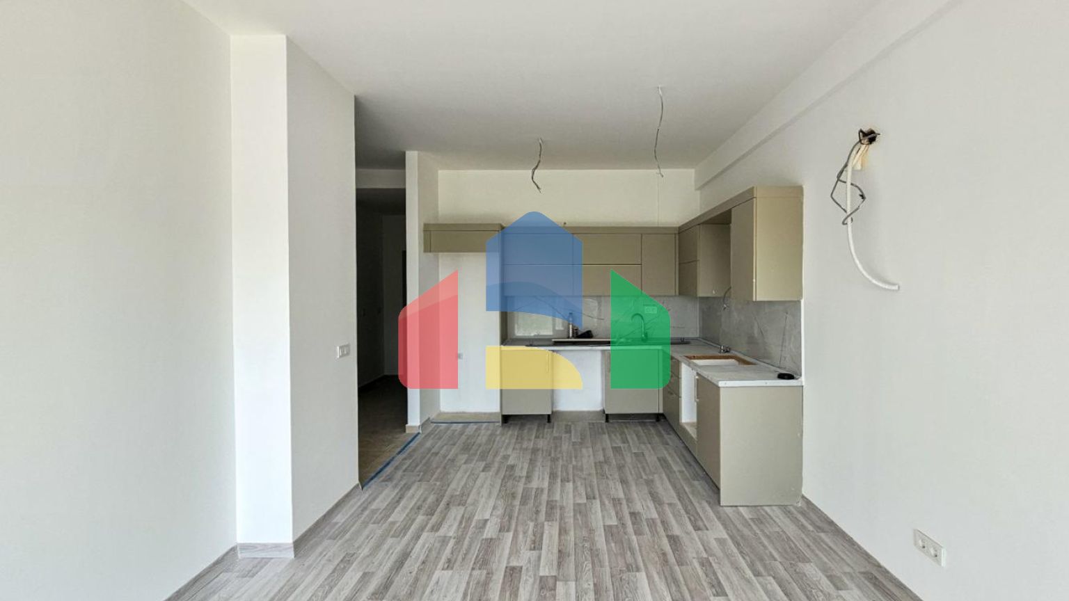 Квартира в новом доме в центре города Бар 185.000 евро