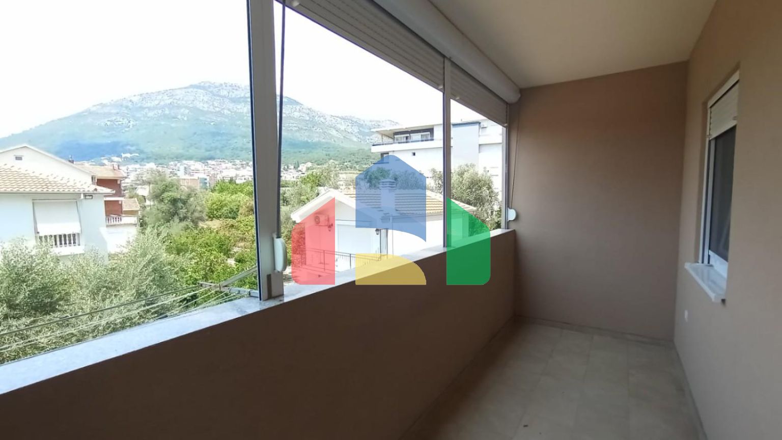 Продажа квартиры с одной спальней в городе Бар, Черногория.