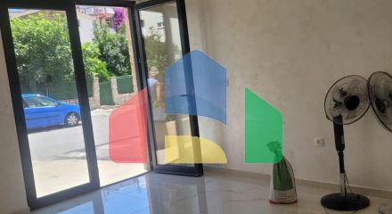 Предлагается к продаже коммерческое помещение площадью 28 м2 в городе Бар, район Шушань. Предлагается к продаже коммерческое помещение площадью 28 м2 в городе Бар, район Шушань.