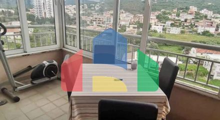 Квартира с 2 спальнями с прекрасным видом на горы в Баре по хорошей цене.