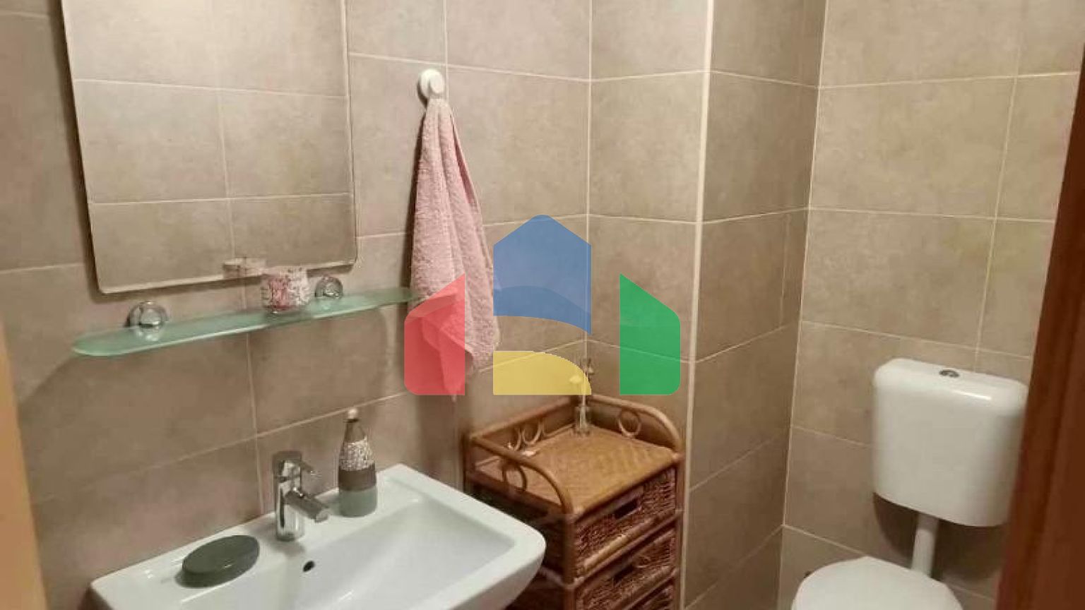 Квартира с 2 спальнями с прекрасным видом на горы в Баре по хорошей цене.