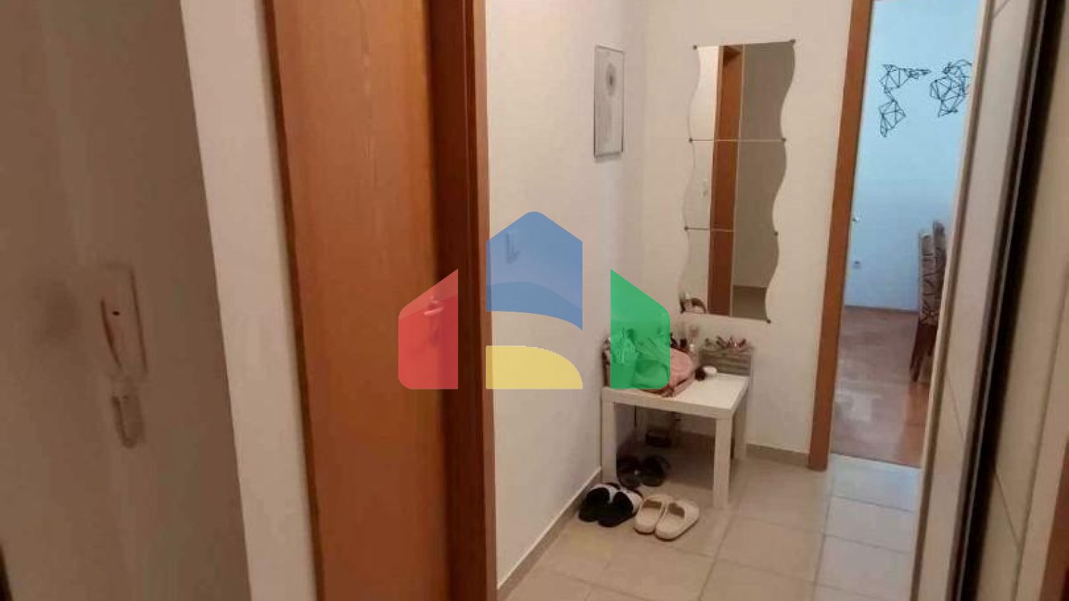 Квартира с 2 спальнями с прекрасным видом на горы в Баре по хорошей цене.