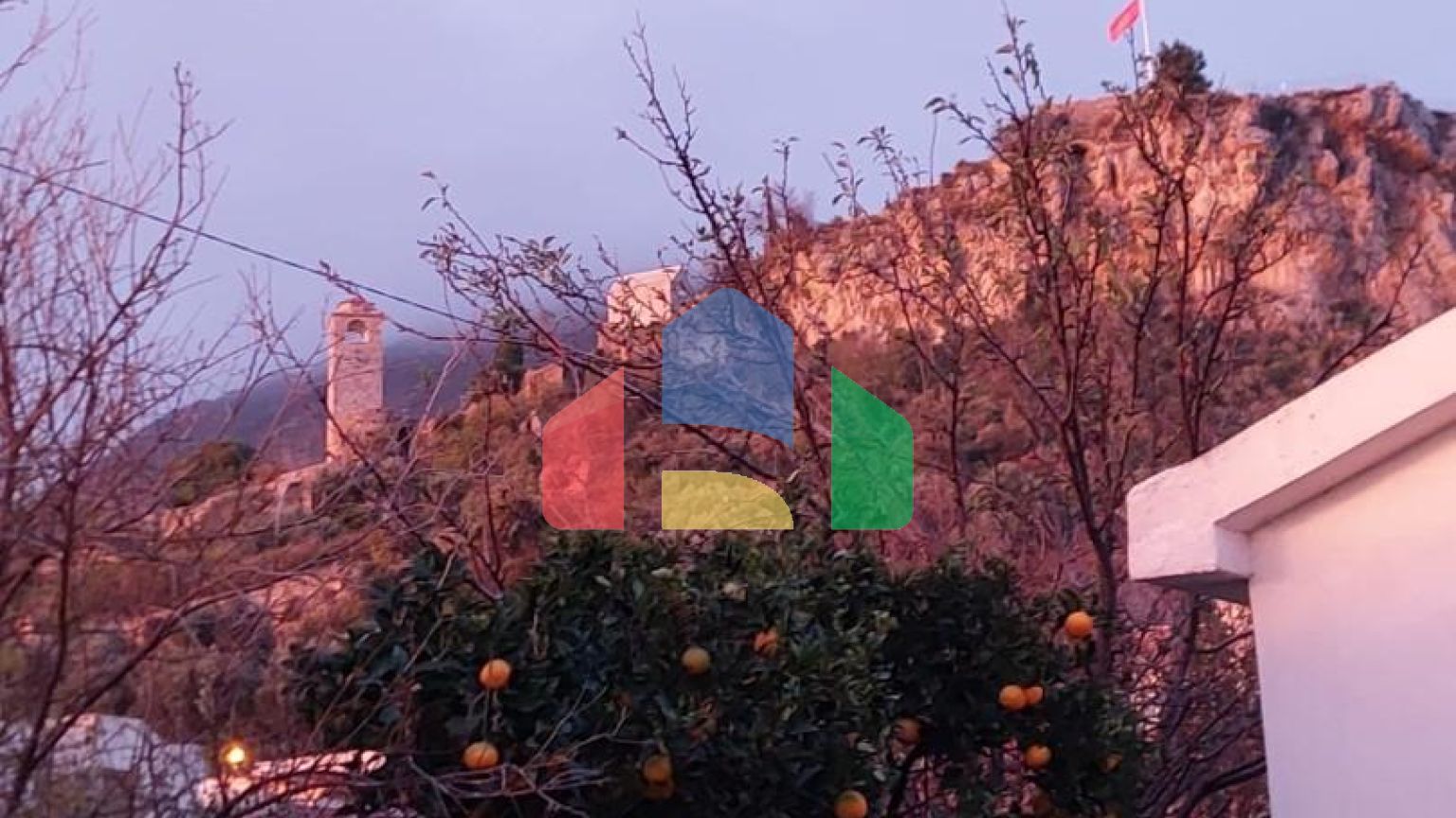 Каменный дом с центральным отоплением в Старом Баре