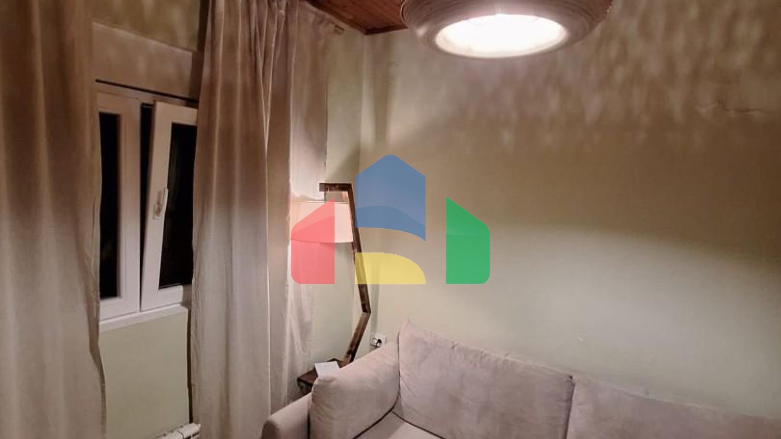 Каменный дом с центральным отоплением в Старом Баре