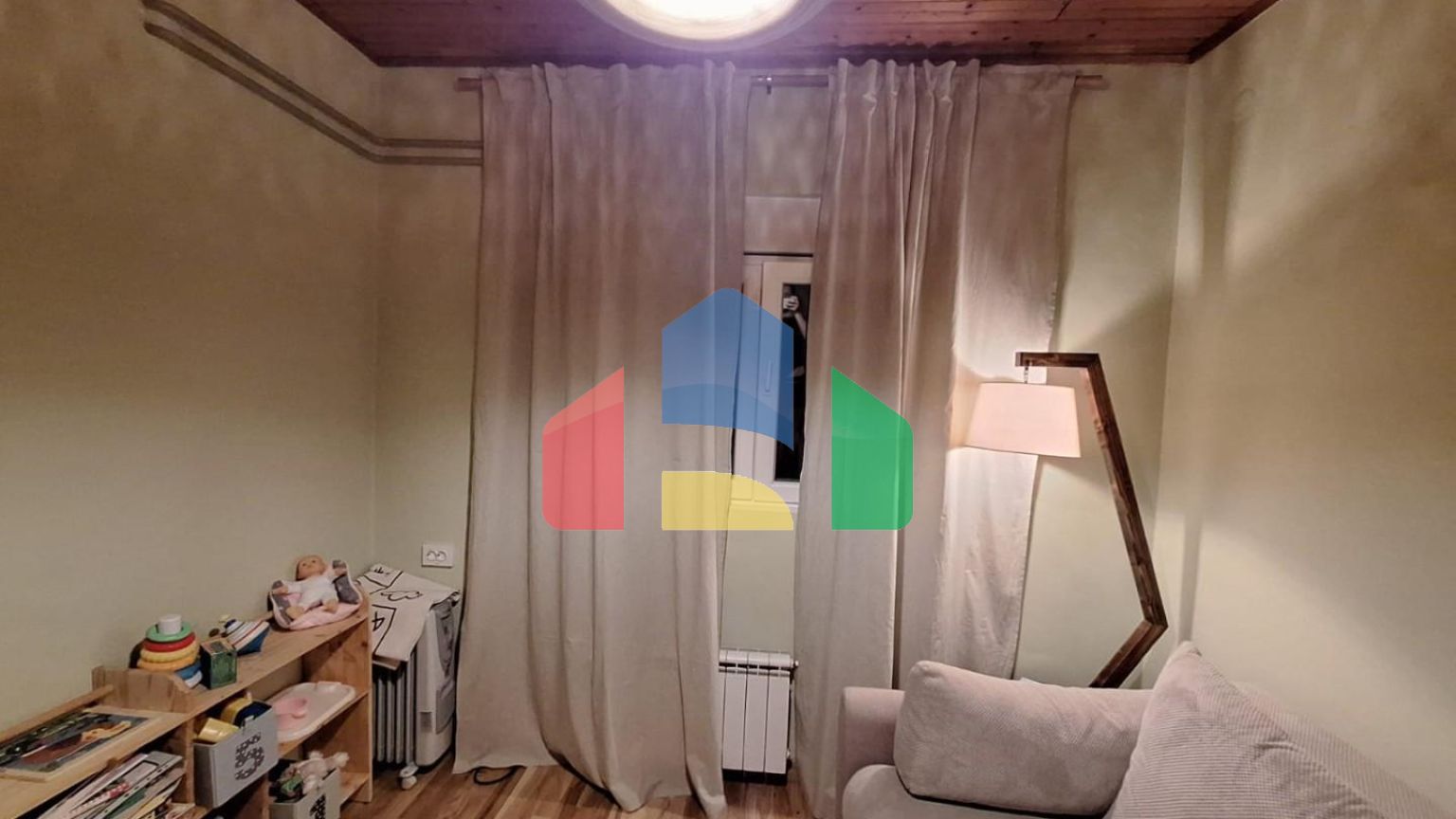 Каменный дом с центральным отоплением в Старом Баре