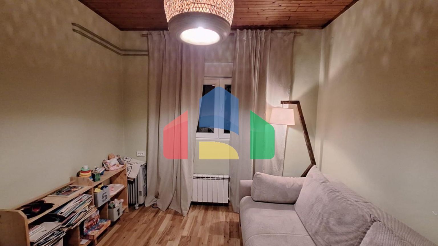 Каменный дом с центральным отоплением в Старом Баре