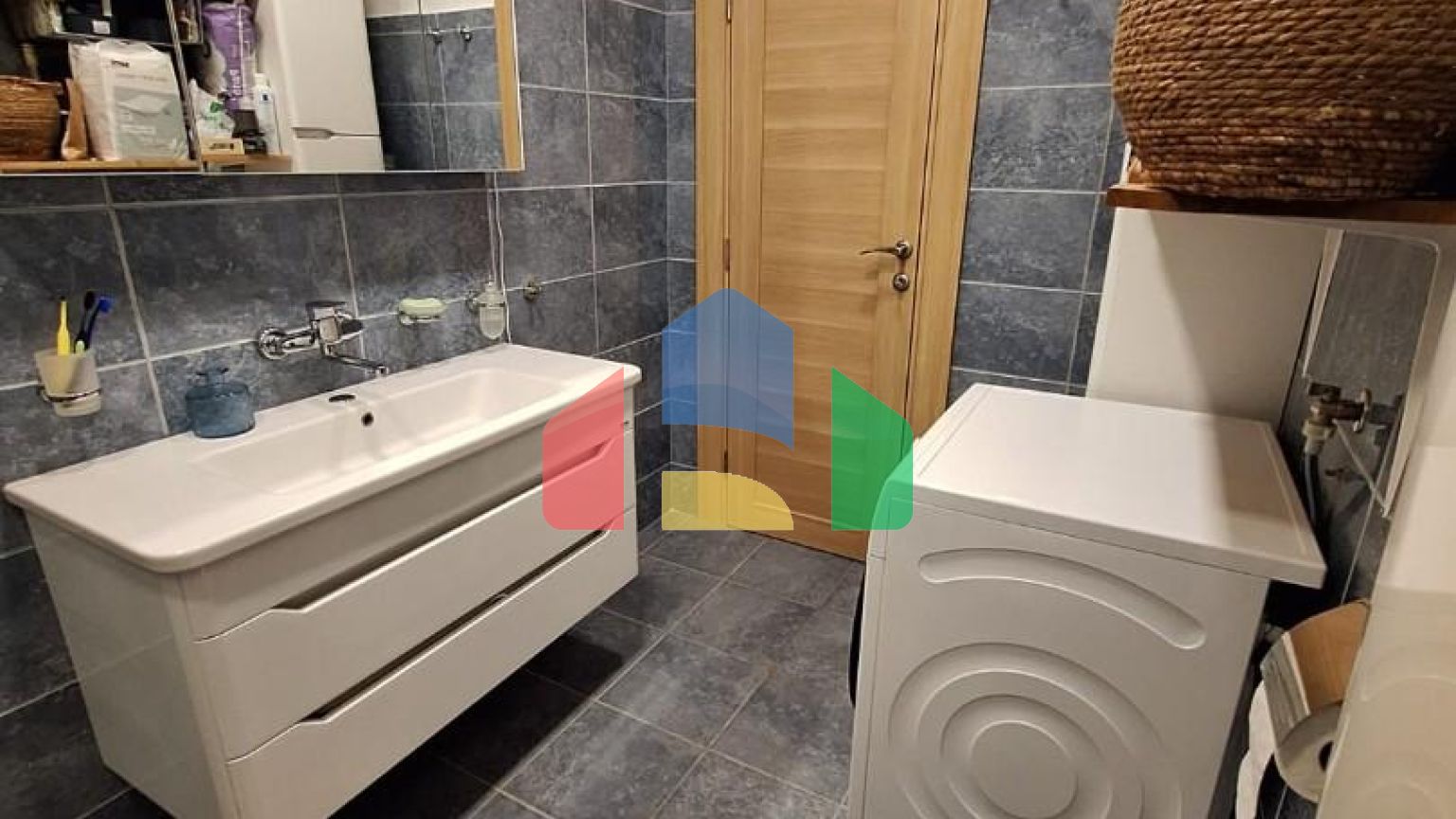 Каменный дом с центральным отоплением в Старом Баре