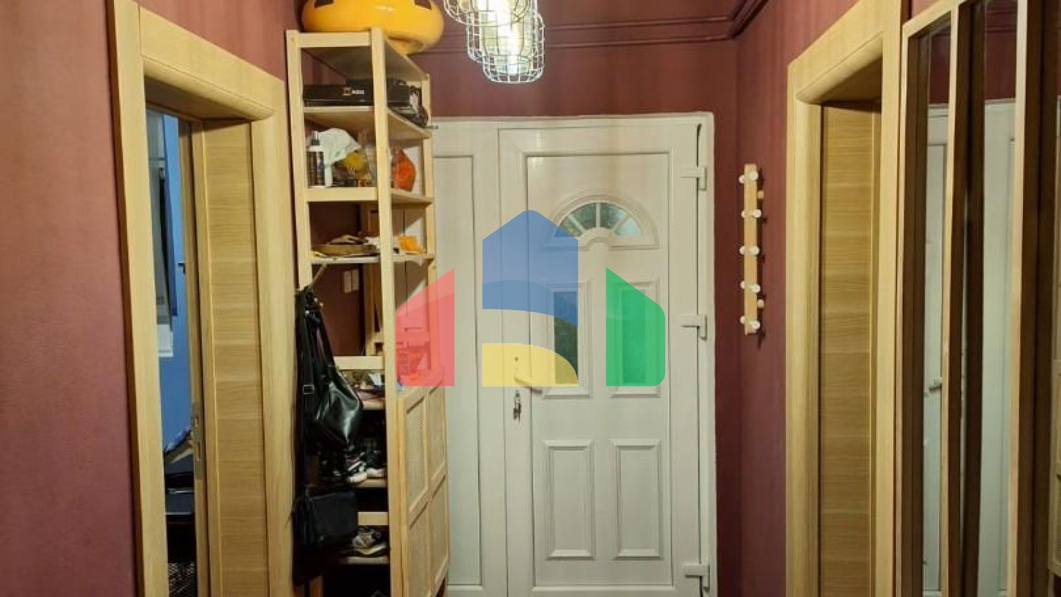 Каменный дом с центральным отоплением в Старом Баре