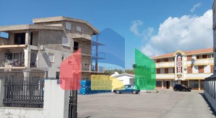 Жилищно-деловой объект на продажу в городе Бар, Черногория.