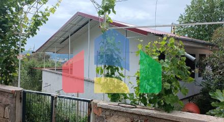 Недорогой дом с большим участком в Шушани. Недорогой дом с большим участком в Шушани.