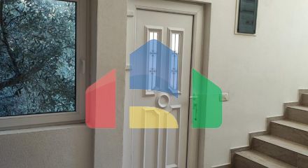 Просторный трёхэтажный особняк с садом и террасами в оливковой роще, Бар Просторный трёхэтажный особняк с садом и террасами в оливковой роще, Бар