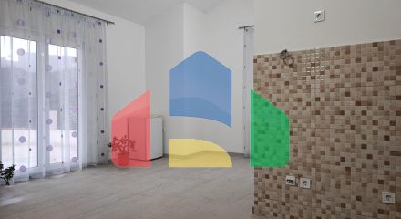 Просторный трёхэтажный особняк с садом и террасами в оливковой роще, Бар Просторный трёхэтажный особняк с садом и террасами в оливковой роще, Бар