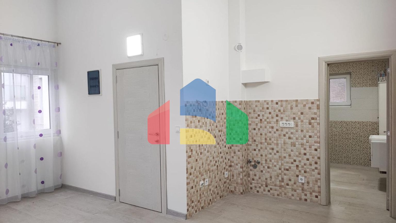 Просторный трёхэтажный особняк с садом и террасами в оливковой роще, Бар