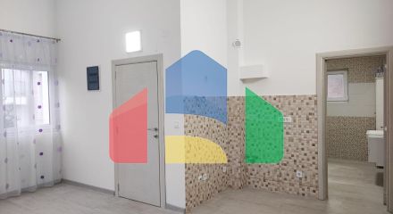 Просторный трёхэтажный особняк с садом и террасами в оливковой роще, Бар Просторный трёхэтажный особняк с садом и террасами в оливковой роще, Бар