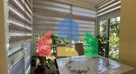 Дом с тремя апартаментами и садиком не далеко от моря в Баре.