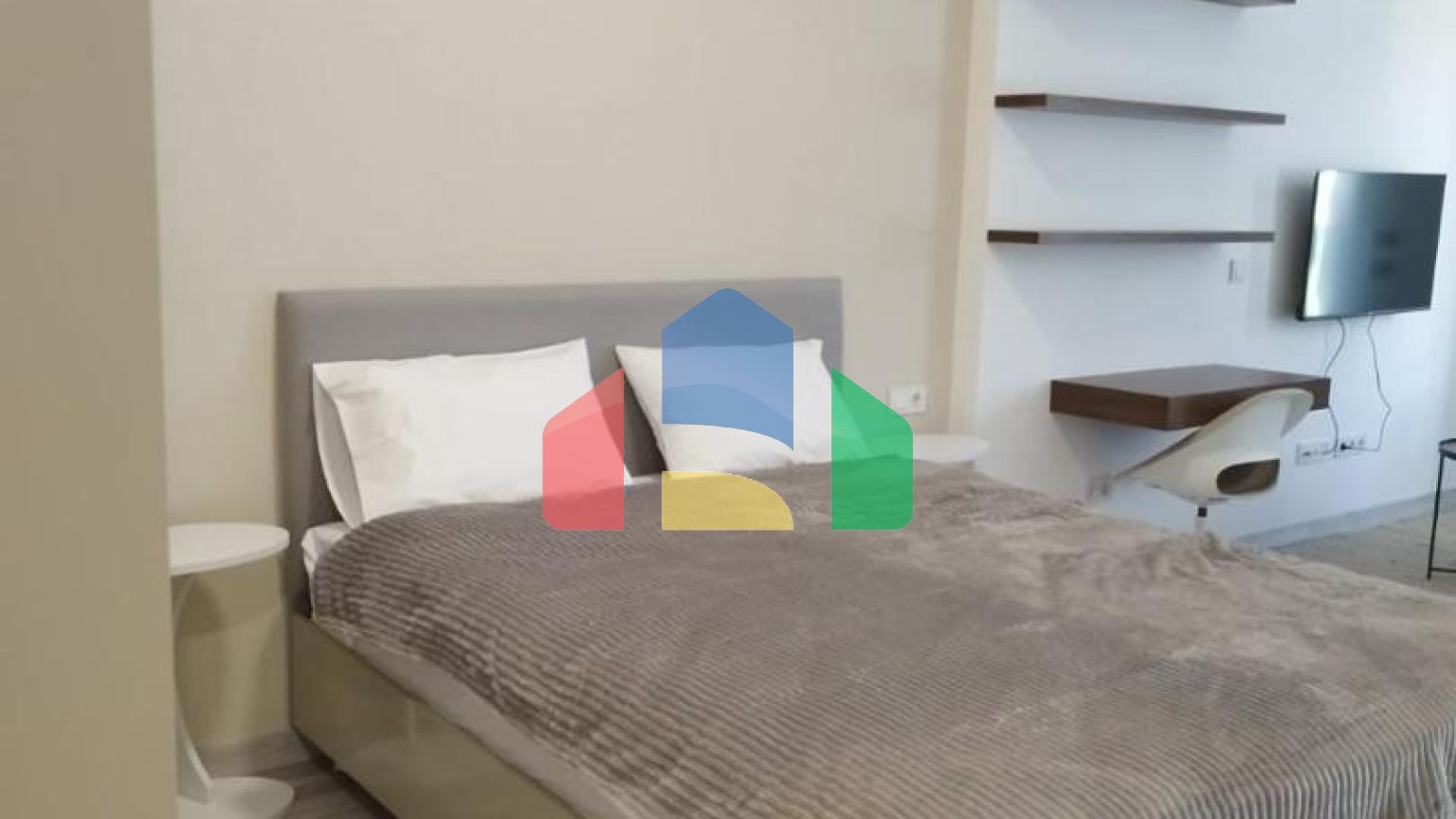 Просторная новая студия в комплексе с бассейном в Баре