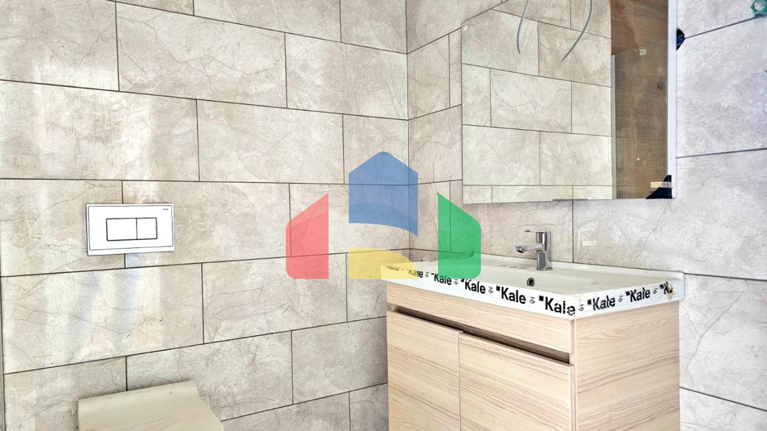 Квартира с 2 спальнями в комплексе с бассейном в Баре