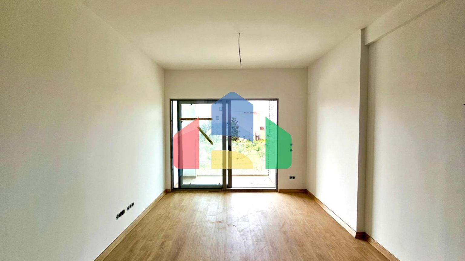 Квартира с 2 спальнями в комплексе с бассейном в Баре