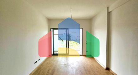 Квартира с 2 спальнями в комплексе с бассейном в Баре