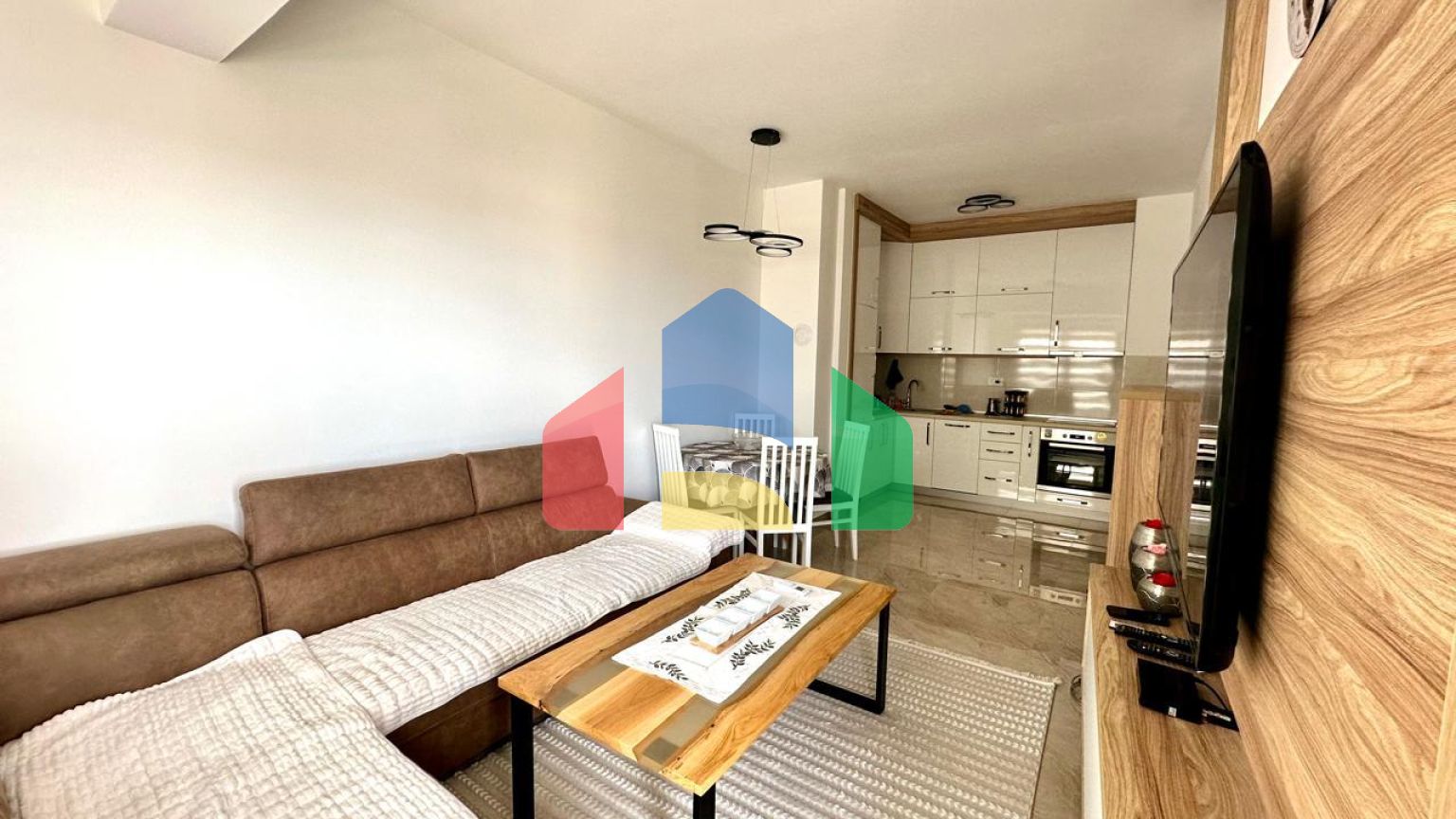 Квартира с 1 спальней и видом на море с гаражом и кладовыми