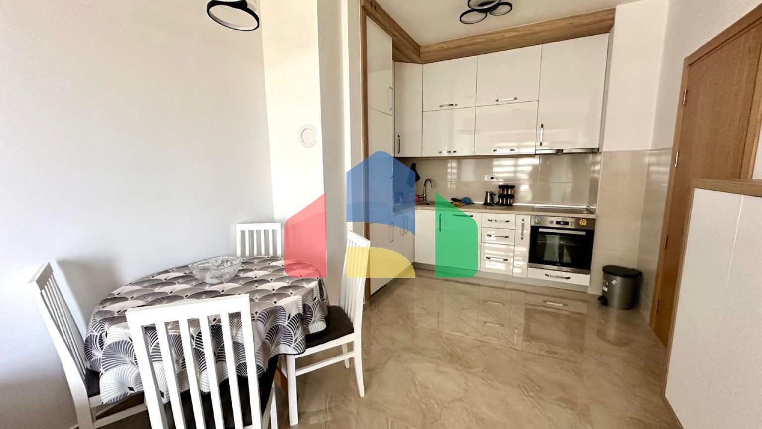 Квартира с 1 спальней и видом на море с гаражом и кладовыми