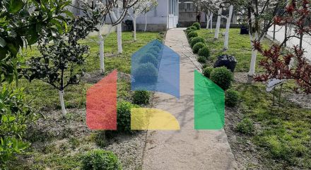 Трехэтажный дом с гаражом и благоустроенным двором в Баре Трехэтажный дом с гаражом и благоустроенным двором в Баре