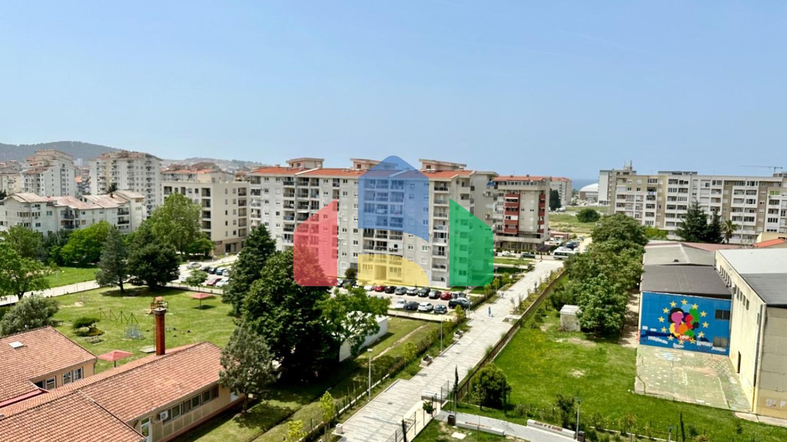 Квартира с 2 спальнями, в доме с центральным горячем водоснабжением в Баре.