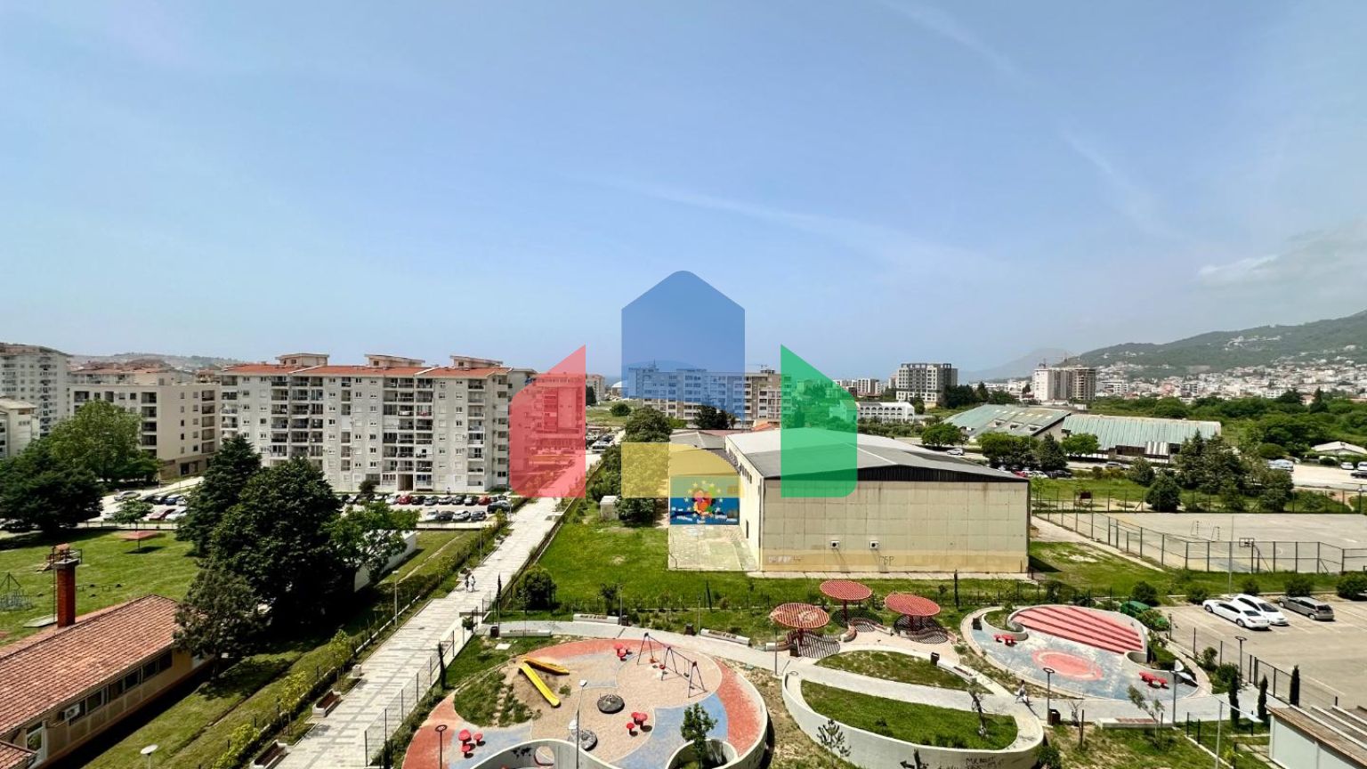 Квартира с 2 спальнями, в доме с центральным горячем водоснабжением в Баре.