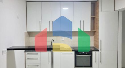 2 bedroom apartment in the center of Bar at a very good price, not far from the sea.