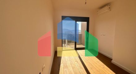 Просторная и солнечная квартира с 1 спальней с видом на море, в современном комплексе премиум класса в Баре.