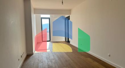 Просторная и солнечная квартира с 1 спальней с видом на море, в современном комплексе премиум класса в Баре.