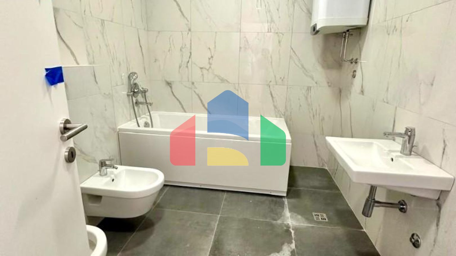 Новая квартира с 2 спальнями с видом на море в комплексе 