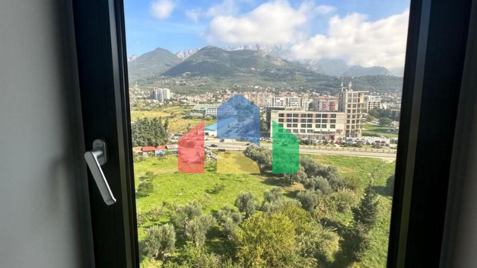 Новая квартира с 2 спальнями с видом на море в комплексе 