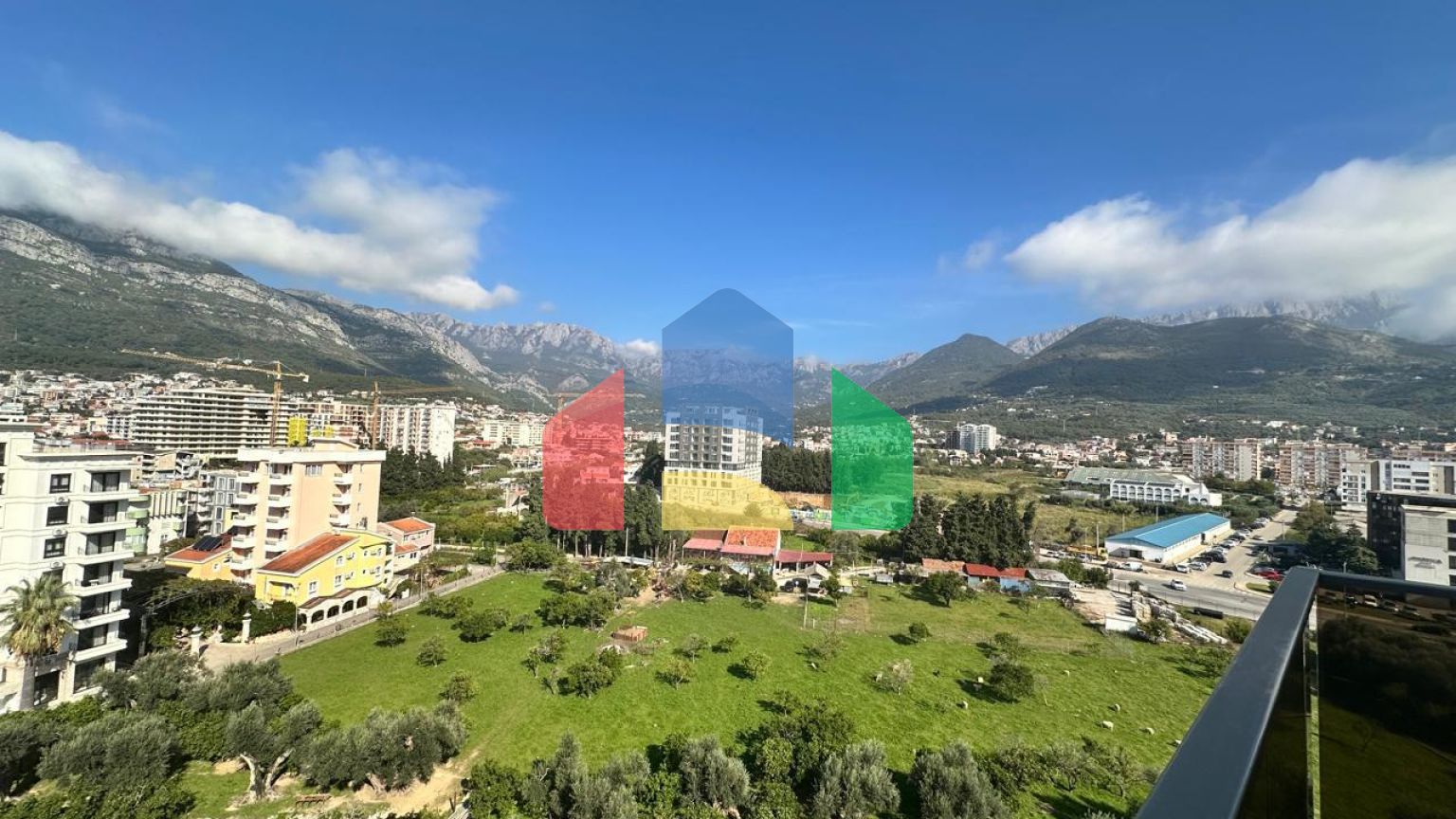 Новая квартира с 2 спальнями с видом на море в комплексе 