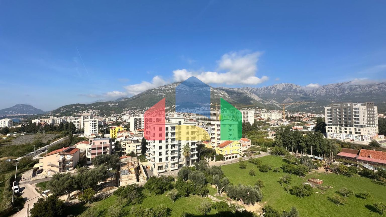 Новая квартира с 2 спальнями с видом на море в комплексе 