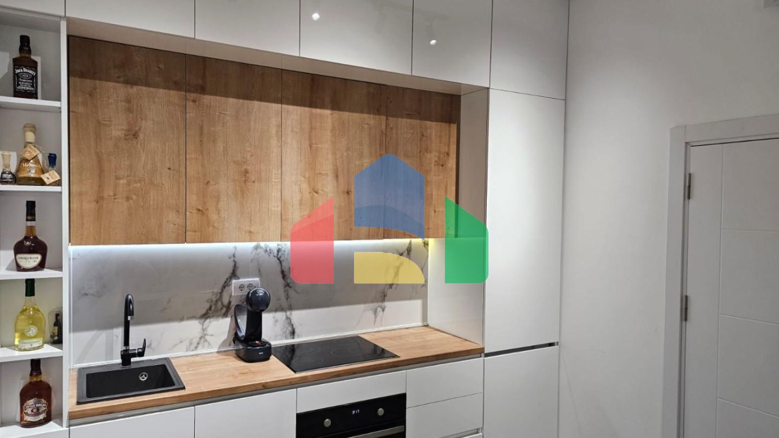 Однокомнатная квартира в Шушани с гаражным местом