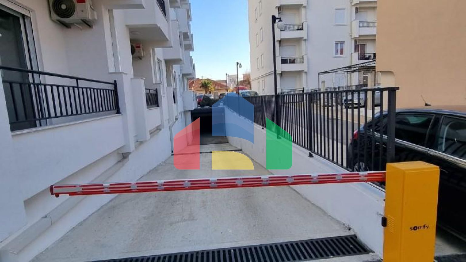 Однокомнатная квартира в Шушани с гаражным местом