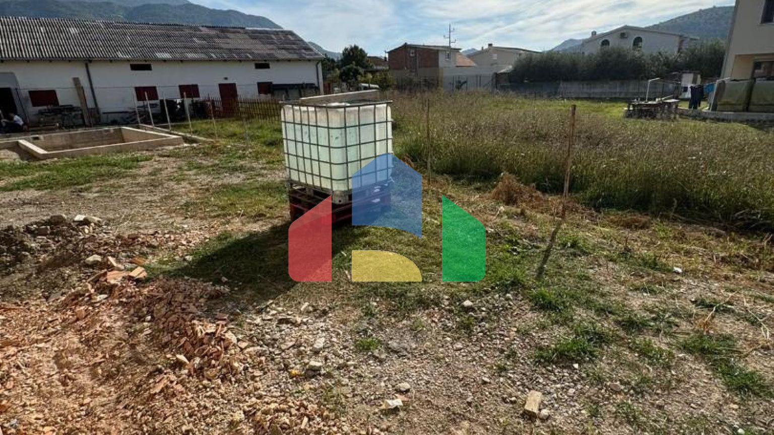 Предлагается к продаже современна вилла на стадии завершения строительства в Баре, район Полье