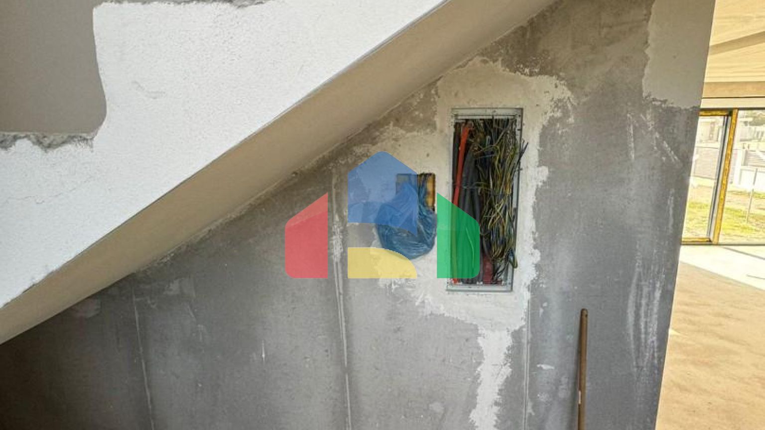 Предлагается к продаже современна вилла на стадии завершения строительства в Баре, район Полье