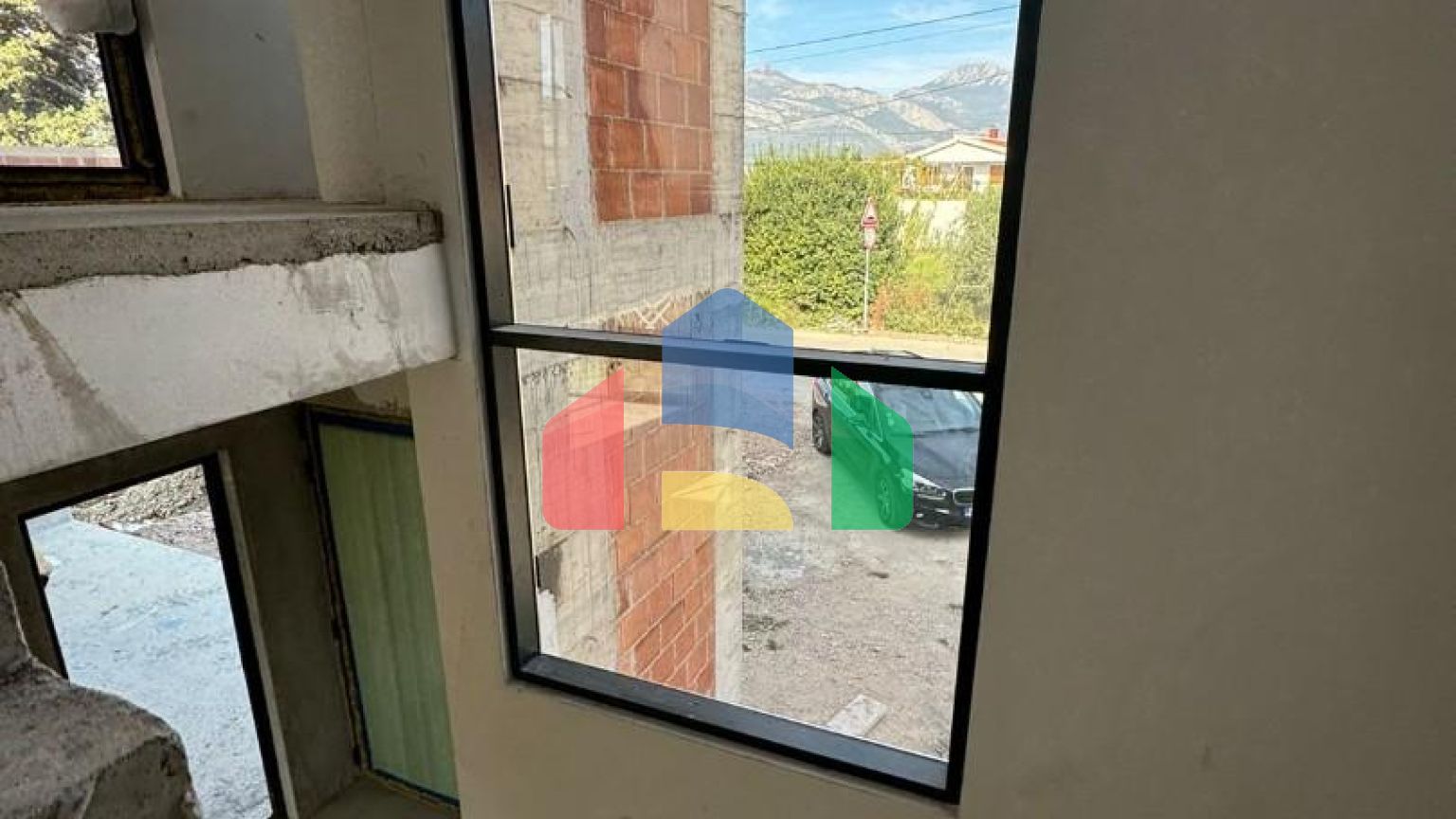 Предлагается к продаже современна вилла на стадии завершения строительства в Баре, район Полье