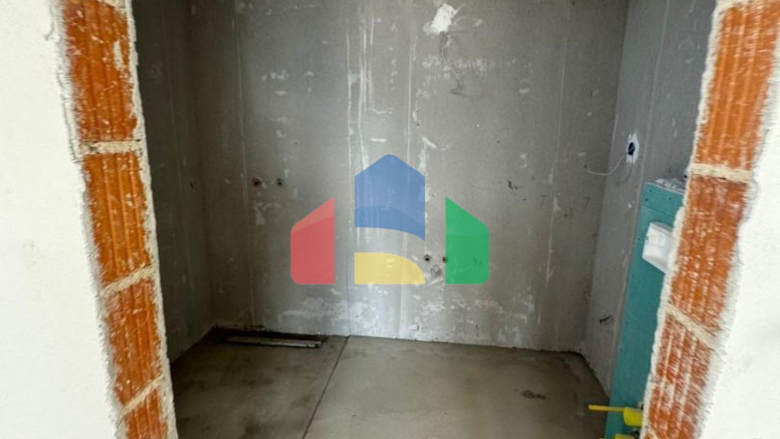 Предлагается к продаже современна вилла на стадии завершения строительства в Баре, район Полье