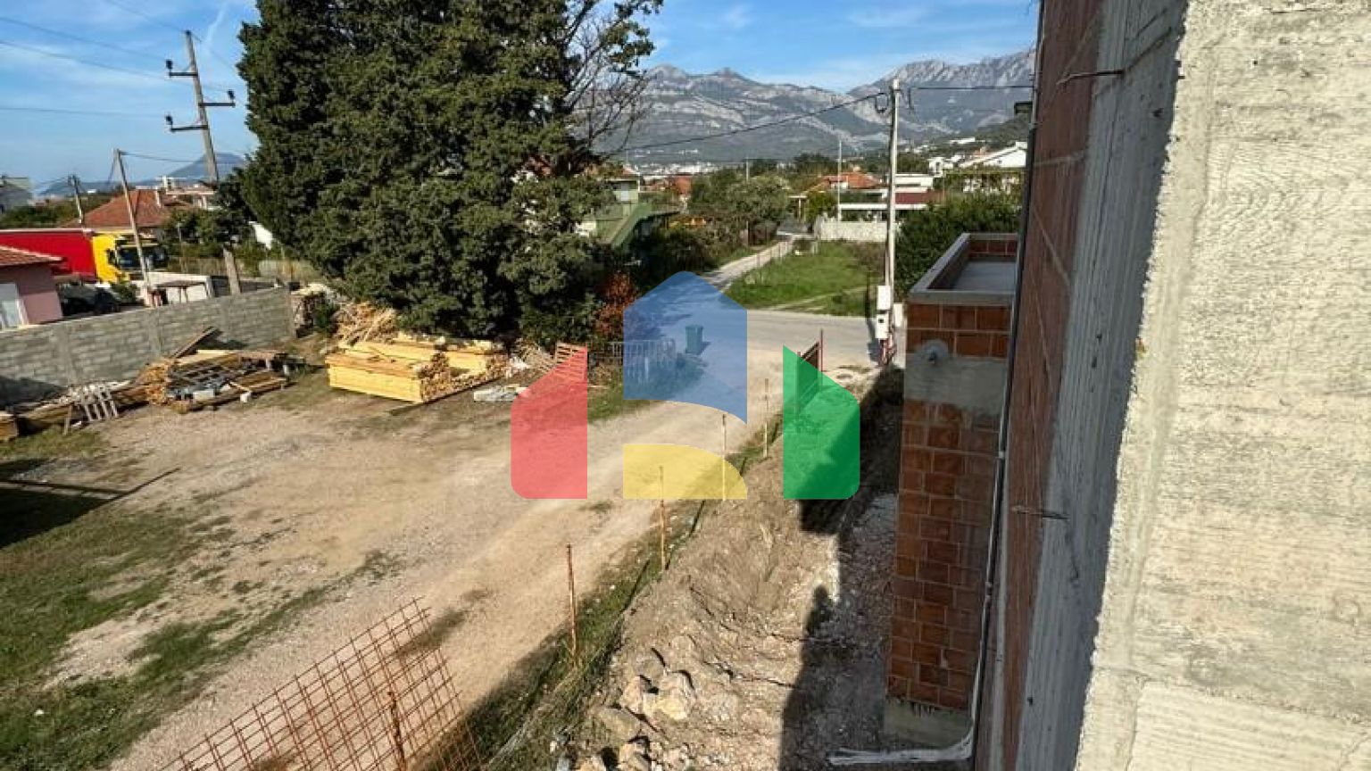 Предлагается к продаже современна вилла на стадии завершения строительства в Баре, район Полье