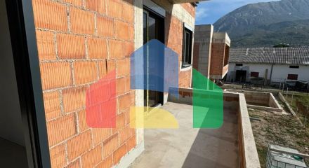 Предлагается к продаже современна вилла на стадии завершения строительства в Баре, район Полье