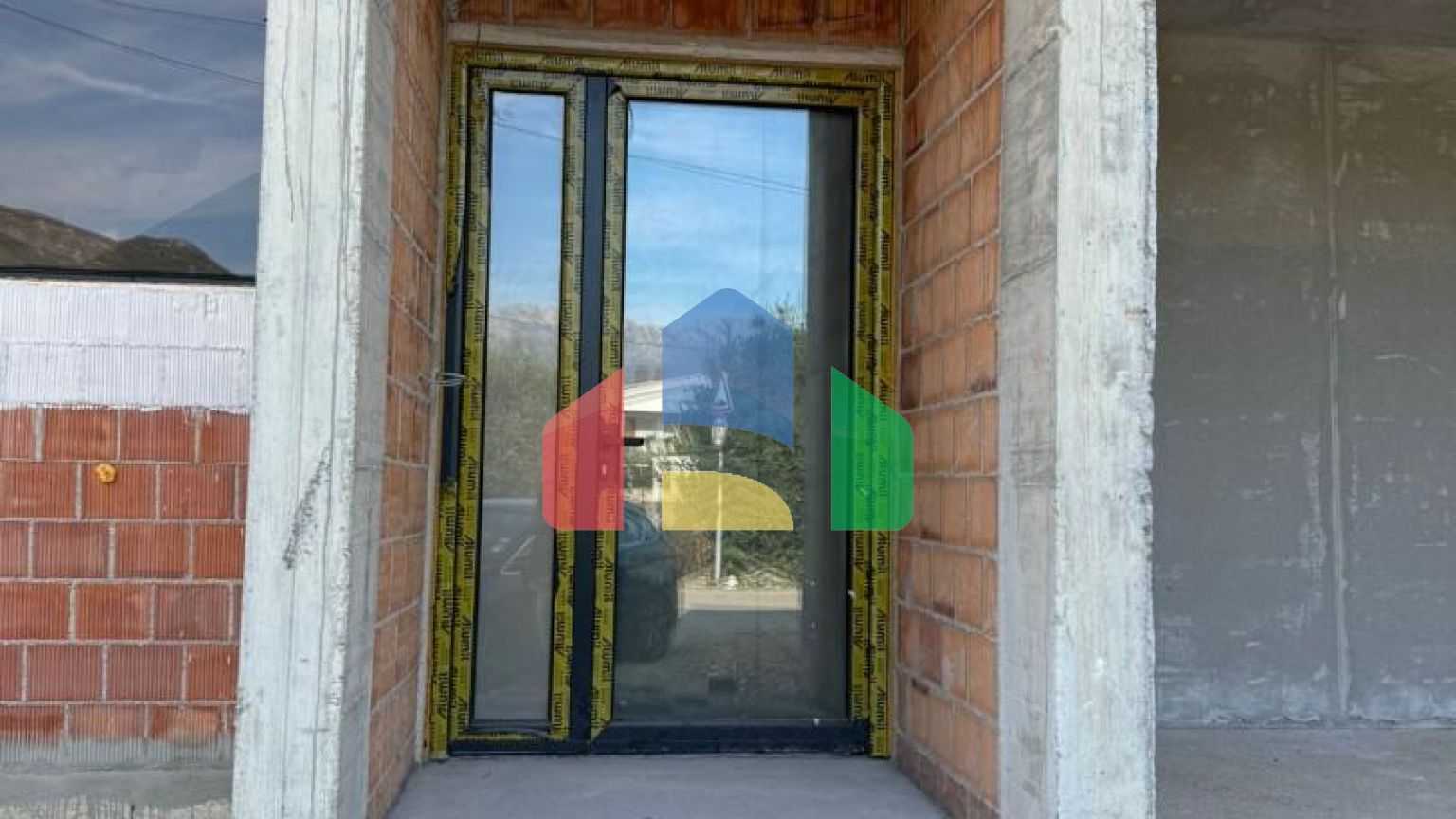 Предлагается к продаже современна вилла на стадии завершения строительства в Баре, район Полье