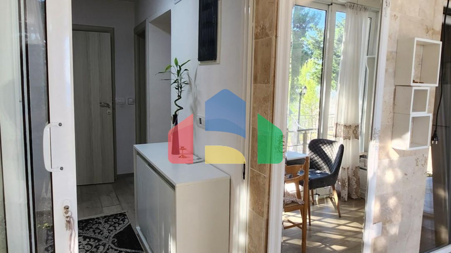 Предлагается к продаже дом в городе Бар, Черногория, район Зеленый пояс.